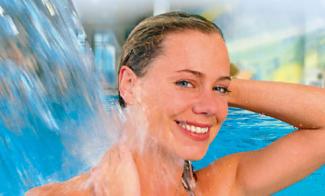 In der Frankentherme unter der Brause
